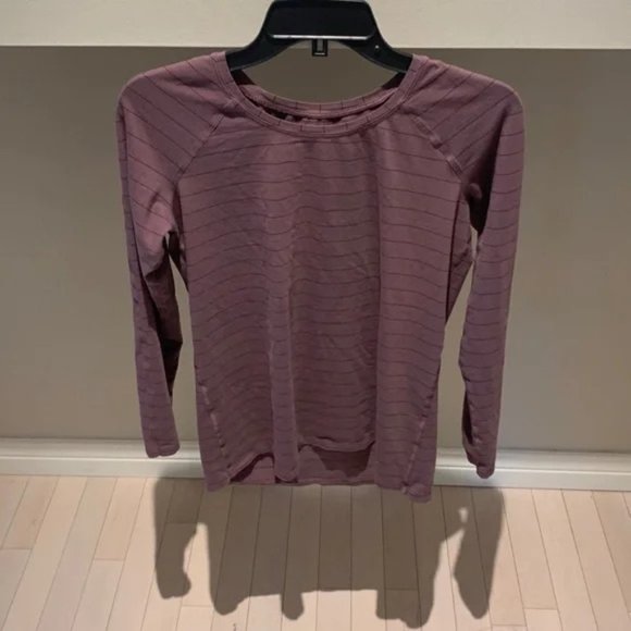 Lululemon long sleeve tee - Picture 1 of 3